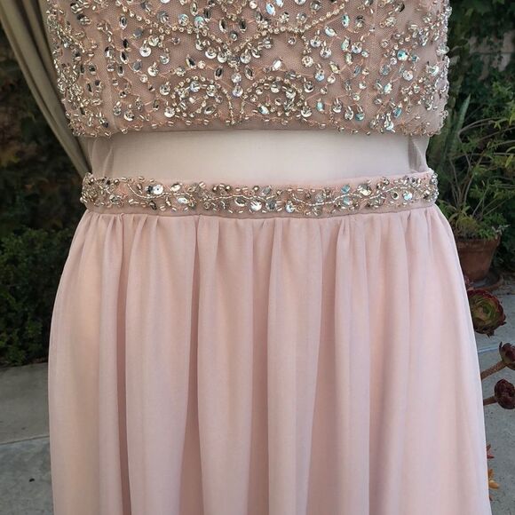 Sequin Hearts Pink Sleeveless W. Beading Gown Sz11 - Picture 4 of 8